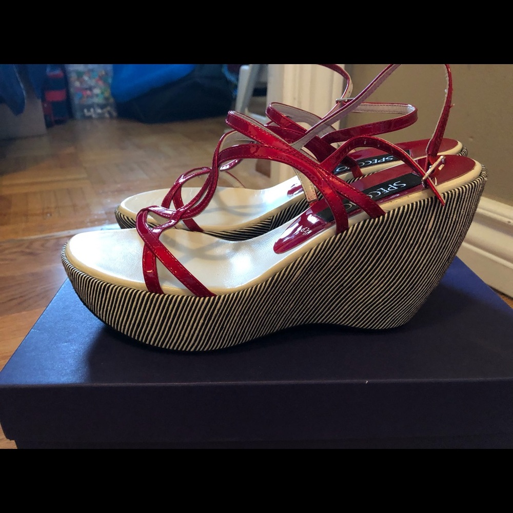 Red wedges - Picture 2 of 4
